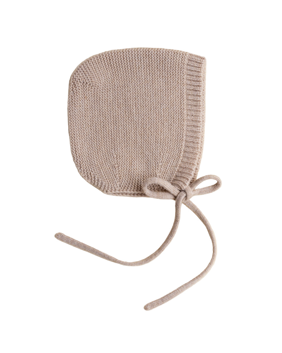 Hvid Knitted Bonnet- Sand – Papallou