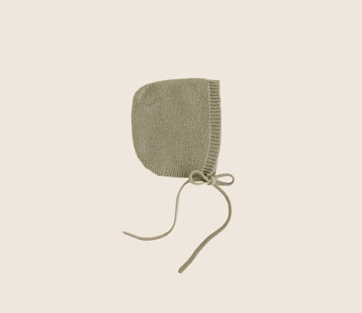 HOLIDAY CABLEKNIT BABY BONNET Hvid Knitted Bonnet – Papallou